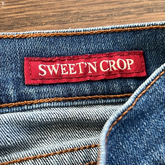Lucky Brand Sweet’N Crop Jeans - Picture 5 of 9